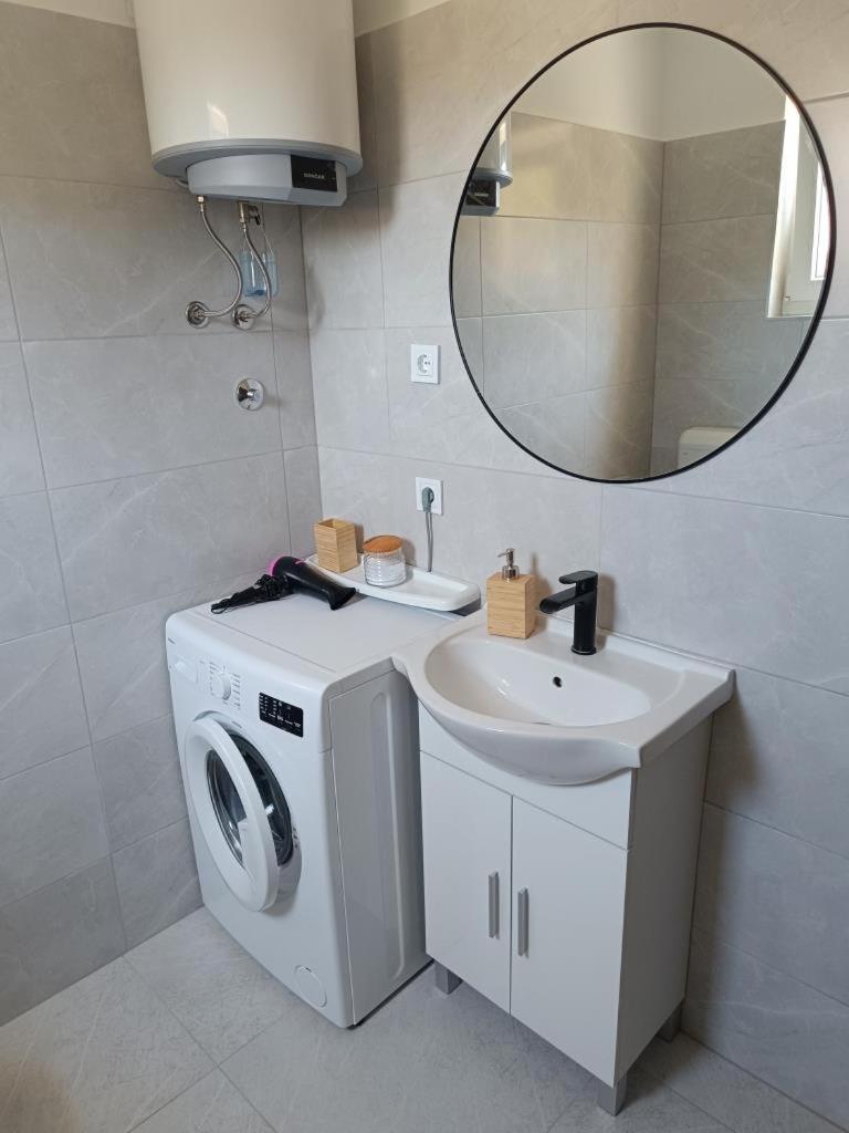Apartment Dragana, Jezera, Island Murter Экстерьер фото
