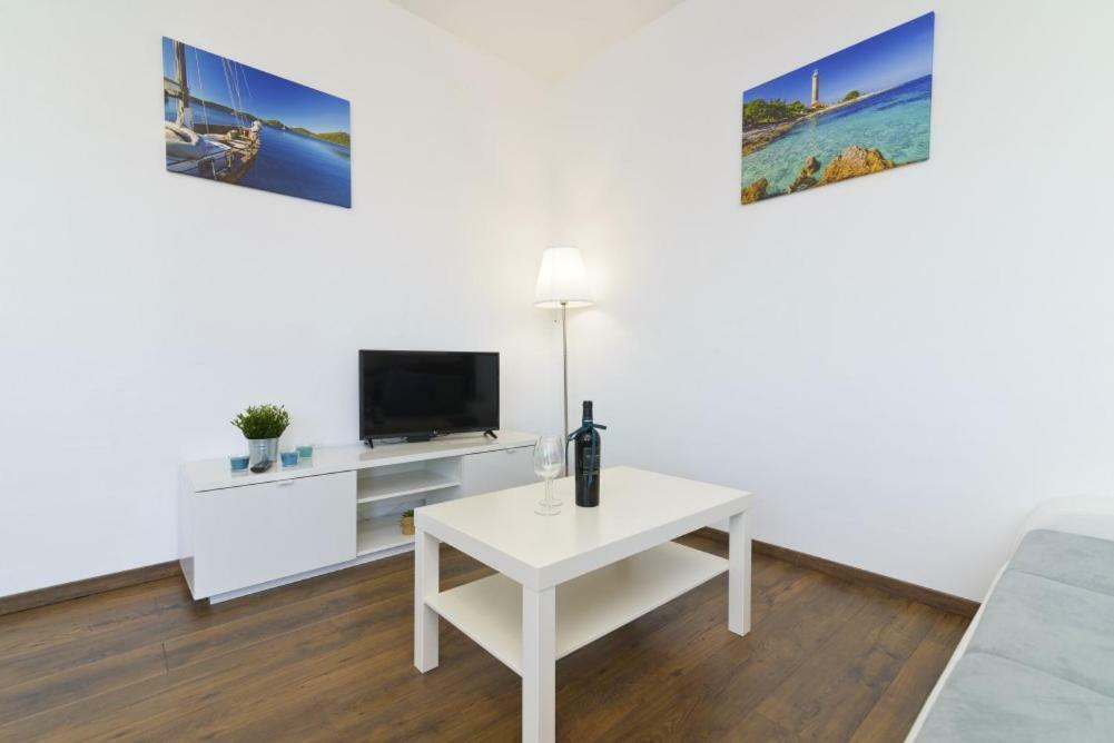 Apartment Dragana, Jezera, Island Murter Экстерьер фото